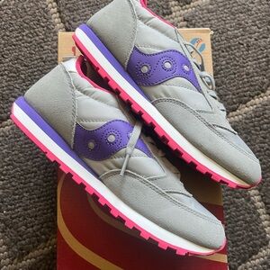 NWT Saucony kids running shoes